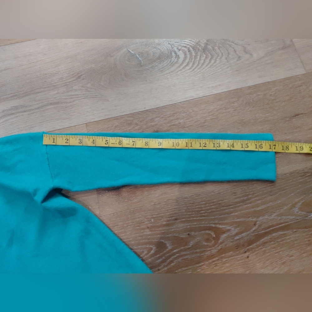 Saks Fifth Avenue Turquoise Long Sleeve Tee Sz Xs 100% Cashmere - Picture 7 of 8